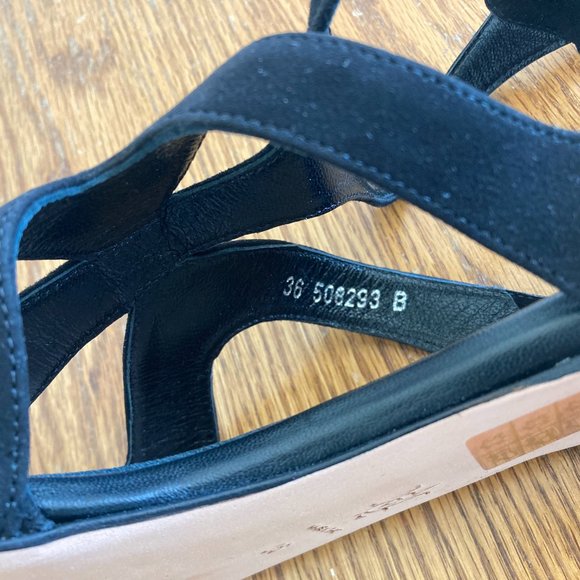 RIGHT SHOE ONLY Alexander McQueen women's 36 EU (5.5-6 US) cut out suede sandal - Picture 8 of 8